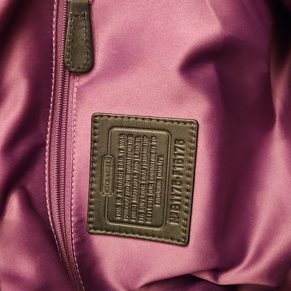 Coach Signature Monogram - Picture 6 of 10